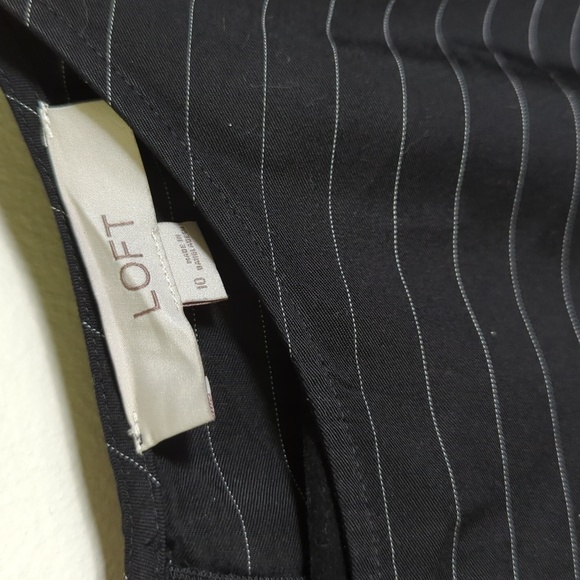 Loft Black & White Pinstripe Peplum Blouse Lyocell Short Sleeve Women's Size 10 - Picture 2 of 4